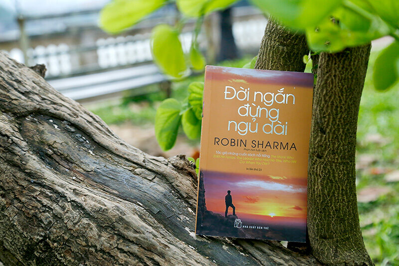 Review Đời ngắn đừng ngủ dài - Robin Sharma - XomSach
